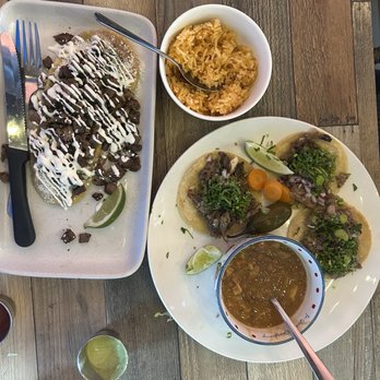 Munchies En Ruedas - Tacos de cabeza and a huarache with steak - Food Trucks Near Me - Melbourne, Florida Munchies En Ruedas - Tacos de cabeza and a huarache with steak - Food Trucks Near Me - Melbourne, Florida