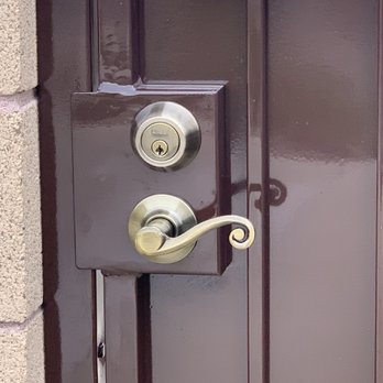 Fence R Us - Handle and deadbolt on the gate - Fences & Gates Near Me - Montclair, California