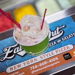 Eat-N-Out Pizza & Gelato - White chocolate strawberry cheesecake gelato