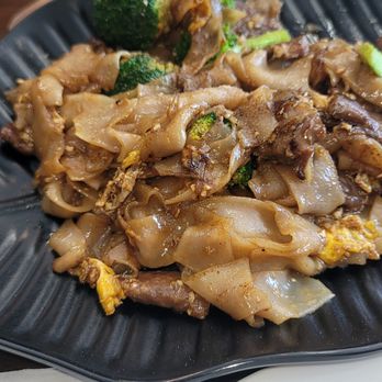 Noodle Monster - Beef Pad See Ew - Asian Fusion Near Me - Valley Village, California Noodle Monster - Beef Pad See Ew - Asian Fusion Near Me - Valley Village, California