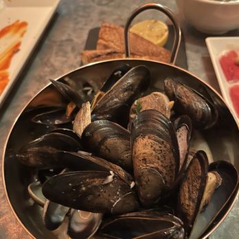 El Born - Mussels - Spanish Near Me - Brooklyn, New York