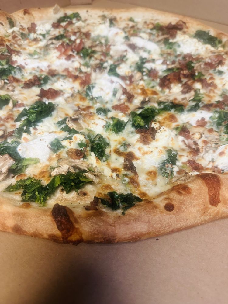 CHARLIE MAC’S PIZZERIA Updated September 2024 25 Photos & 41