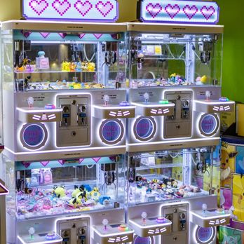 Treehouse Toys - Claw machines - Toy Stores Near Me - Toronto, Ontario Treehouse Toys - Claw machines - Toy Stores Near Me - Toronto, Ontario