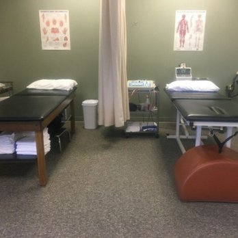 Glinn & Giordano Physical Therapy - Treatment Rooms - Physical Therapy Near Me - Shafter, California Glinn & Giordano Physical Therapy - Treatment Rooms - Physical Therapy Near Me - Shafter, California