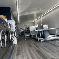 Summer Street Laundromat - Larger washers towards front of building close to vending machine!