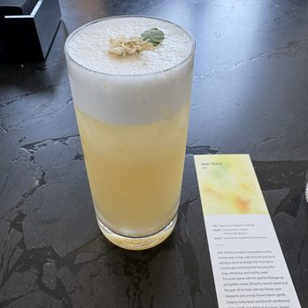 ELOREA - Golden Pear Drink - Perfume Near Me - Los Angeles, California ELOREA - Golden Pear Drink - Perfume Near Me - Los Angeles, California