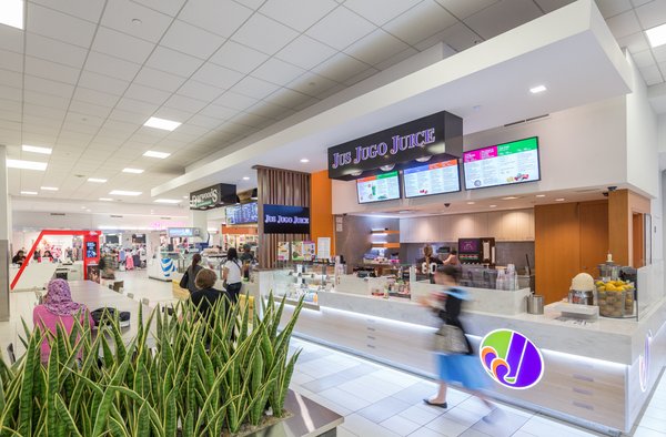 Alexis Nihon by null