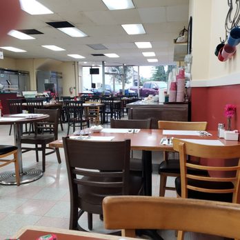 Maggies On Meeker - They open early (6am) so it was easy to find a seat. - American Near Me - Kent, Washington