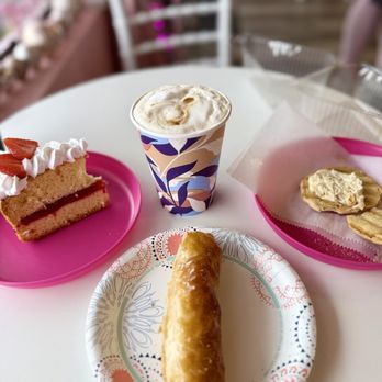 Vanela Cakes - Sugar-free strawberry cake on the left guava quesito - Bakeries Near Me - Sanford, Florida Vanela Cakes - Sugar-free strawberry cake on the left guava quesito - Bakeries Near Me - Sanford, Florida