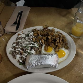 Gravy - Pulled pork and eggs - American Near Me - Portland, Oregon Gravy - Pulled pork and eggs - American Near Me - Portland, Oregon