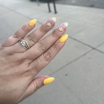 Stella Making Beauty - Tammy takes on spring. - Nail Salons Near Me - Burbank, California