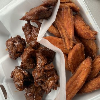 Cheezy Vegan by Chef Reeky - 10 Pieces Seitan Wings - Vegan Near Me - Woodlyn, Pennsylvania Cheezy Vegan by Chef Reeky - 10 Pieces Seitan Wings - Vegan Near Me - Woodlyn, Pennsylvania