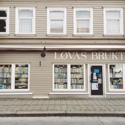 Løvås Bruktbu - Her selges brukte filmer, bøker og tegneserier.