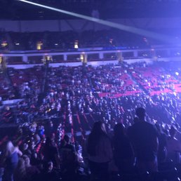 The crowd almost full! The crowd almost full!