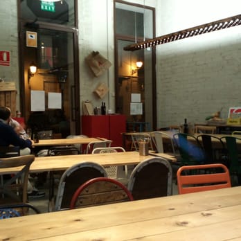 Mercado de Tapinería - La lámpara es un andamio! - Venues & Event Spaces Near Me - Valencia, V