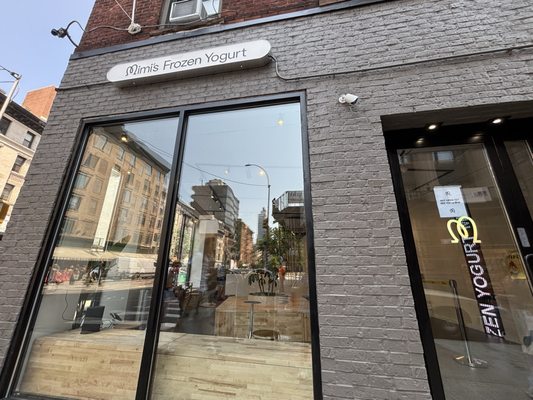 Mimi's Frozen Yogurt by null