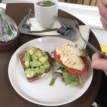 The Monocle Cafe - Avocado toast + halloumi - Cafes Near Me - London, XGL The Monocle Cafe - Avocado toast + halloumi - Cafes Near Me - London, XGL