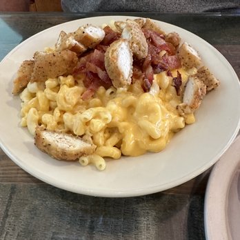 Pine Country Restaurant - Chicken Bacon Mac & Cheese - Breakfast & Brunch Near Me - Williams, Arizona