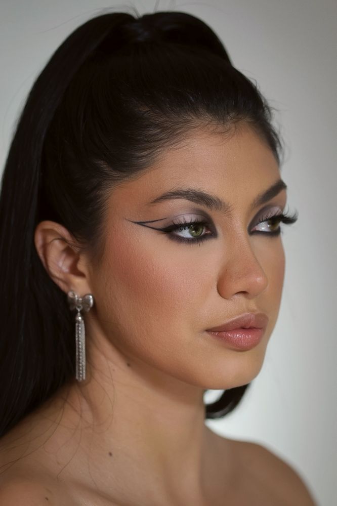 CYNTHIA ALVAREZ Edina , Minnesota Makeup Artists Phone Number Yelp