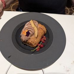 Manhattan Restaurant - Boba a l'eau de vie poire William, crème fouette au cacao et compote de poire à la vanille