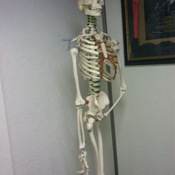 Holmes Chiropractic - Getting my back adjusted - Chiropractors Near Me - Burbank, California Holmes Chiropractic - Getting my back adjusted - Chiropractors Near Me - Burbank, California