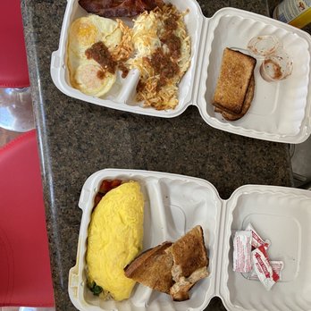 Hollywood Beach Cafe - Breakfast & Brunch Near Me - Oxnard, California