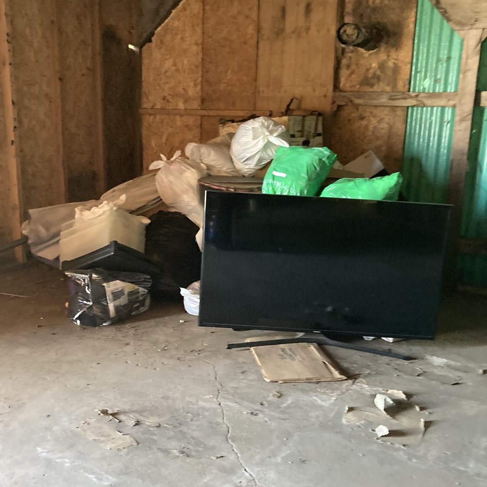 Eli’s Property Maintenance - A shed moving clean out. Also some items that were out on the lawn. - General Contractors Near Me Eli’s Property Maintenance - A shed moving clean out. Also some items that were out on the lawn. - General Contractors Near Me