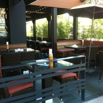 Pacific Catch - Outside patio seating - Seafood Near Me - Campbell, California