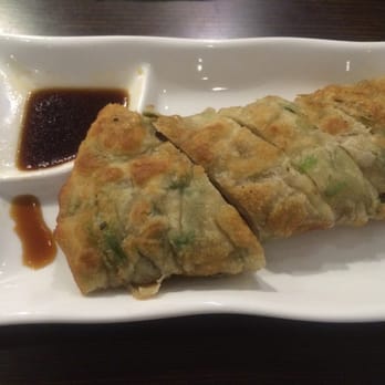 Little Dumpling - Scallion pancake with beef inside: not too saucy and delicious - Taiwanese Near Me - Little Neck, New York Little Dumpling - Scallion pancake with beef inside: not too saucy and delicious - Taiwanese Near Me - Little Neck, New York