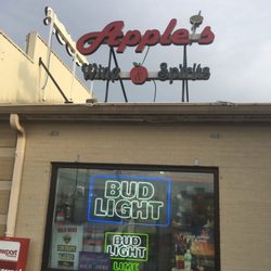 Apple’s Wine & Spirits - Sign