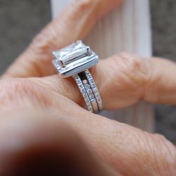 Appraise your Jewelry for insurance or inheritance purposes with GIA Gemologist