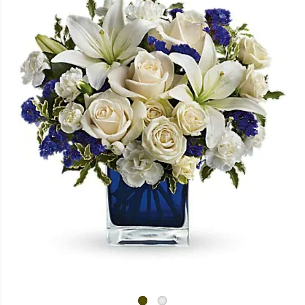 Lowe's Flowers - Portrayal of purchased product online. - Florists Near Me - Marshalltown, Iowa Lowe's Flowers - Portrayal of purchased product online. - Florists Near Me - Marshalltown, Iowa