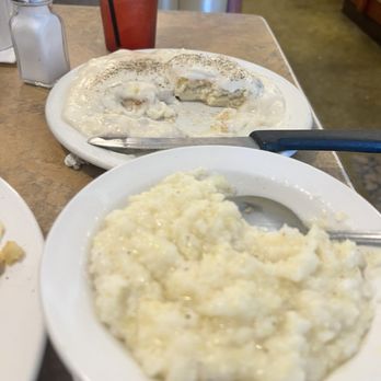 Les Cafe Pancake House - Grits & half order of Biscuits & Sausage Gravy - Sandwiches Near Me - Highland, Indiana Les Cafe Pancake House - Grits & half order of Biscuits & Sausage Gravy - Sandwiches Near Me - Highland, Indiana