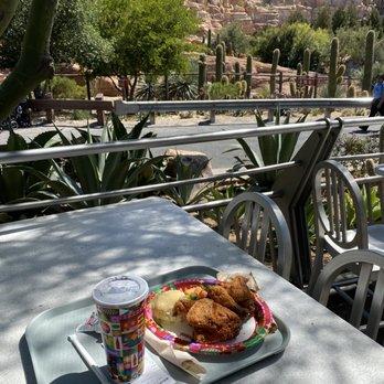 Flo's V8 Cafe - Fried Chicken - Cafes Near Me - Anaheim, California