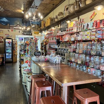 Pat and Toni's Sweet Things - Ice Cream & Frozen Yogurt Near Me - Deland, Florida