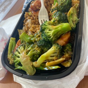 No 1 China Restaurant - Shrimp and broccoli lunch combo, comes with egg roll, and tea. For $13 - Chinese Near Me - Edgefield, South Carolina No 1 China Restaurant - Shrimp and broccoli lunch combo, comes with egg roll, and tea. For $13 - Chinese Near Me - Edgefield, South Carolina