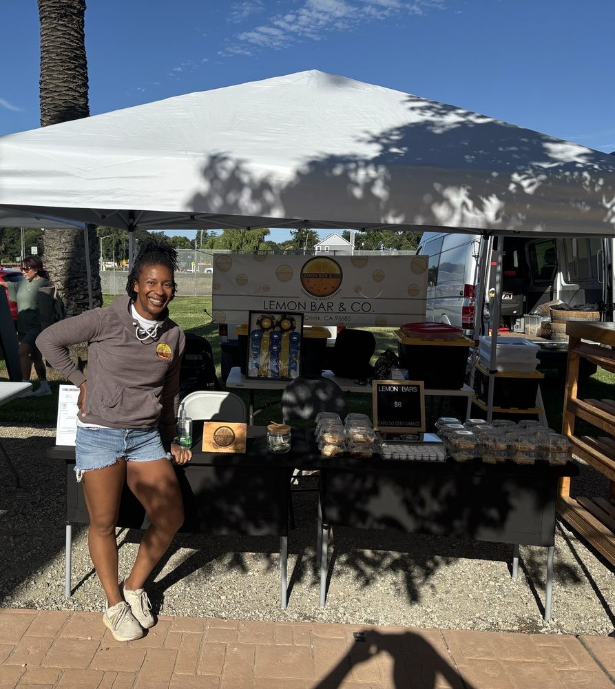 Lemon Bar & Co Logo