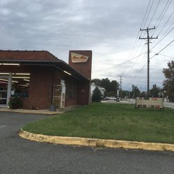Glen Allen Supermarket - What this market lacks in variety, it makes up for in charm. Local honey, baked goods, Rostov's coffee and tea, local produce.