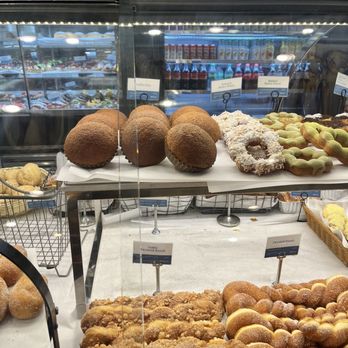 Paris Baguette - Coffee & Tea Near Me - Los Angeles, California Paris Baguette - Coffee & Tea Near Me - Los Angeles, California