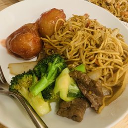 Combo D- Sweet and sour chicken balls, chowmein and beef chop suey. (Only half photographed) Combo D- Sweet and sour chicken balls, chowmein and beef chop suey. (Only half photographed)