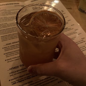 MeeT in Yaletown - Iced tea - Dec 2022 - Comfort Food Near Me - Vancouver, British Columbia