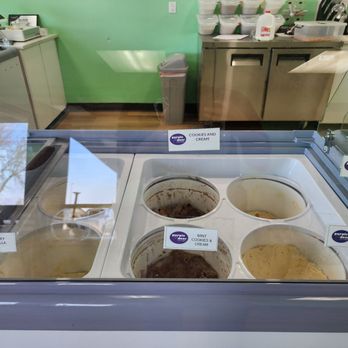 Frostee’s - Display - Ice Cream & Frozen Yogurt Near Me - Madison, Wisconsin
