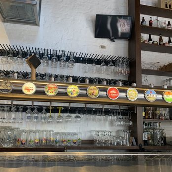 Manneken Pis - Beer Bar Near Me - Brussels, BRU