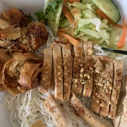 Vermicelli chicken bowl Vermicelli chicken bowl