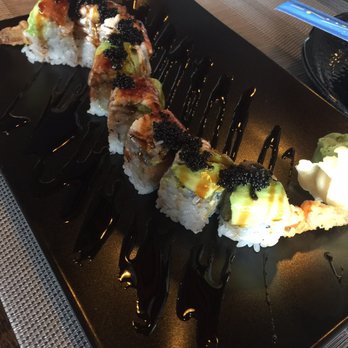 Zoku Sushi - Dragon Roll - Japanese Near Me - Chicago, Illinois