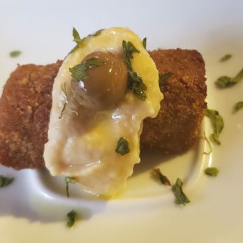 B12 - Mushroom Croquette Tapa with hummus - Vegan Near Me - Girona, GI