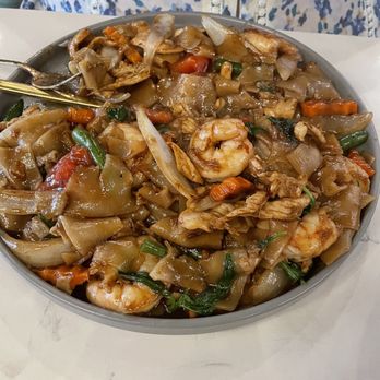 Linjee Thai - Drunken Noodles - Thai Near Me - Alexandria, Virginia Linjee Thai - Drunken Noodles - Thai Near Me - Alexandria, Virginia