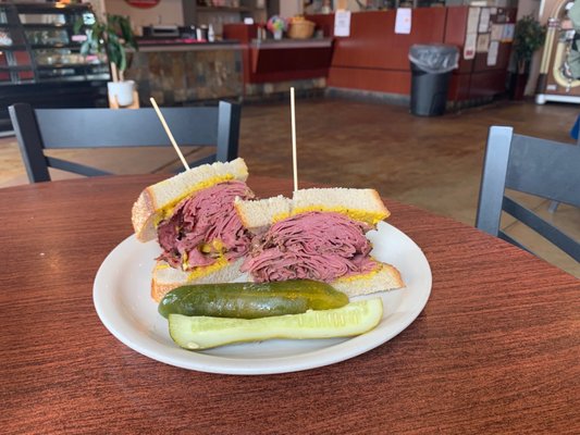 Schwartz's Delicatessen by null