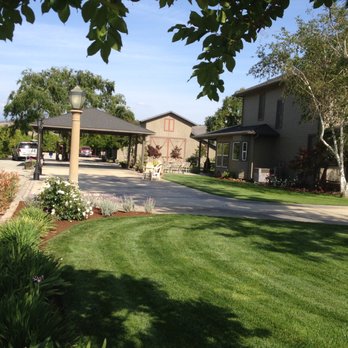 Silvas Landscaping Co - a driveway leading to a house - Landscaping Near Me Silvas Landscaping Co - a driveway leading to a house - Landscaping Near Me