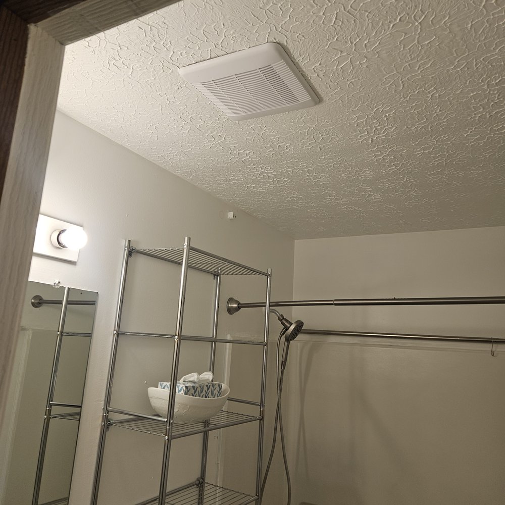 Slide of K&Dee Hauling & Remodeling